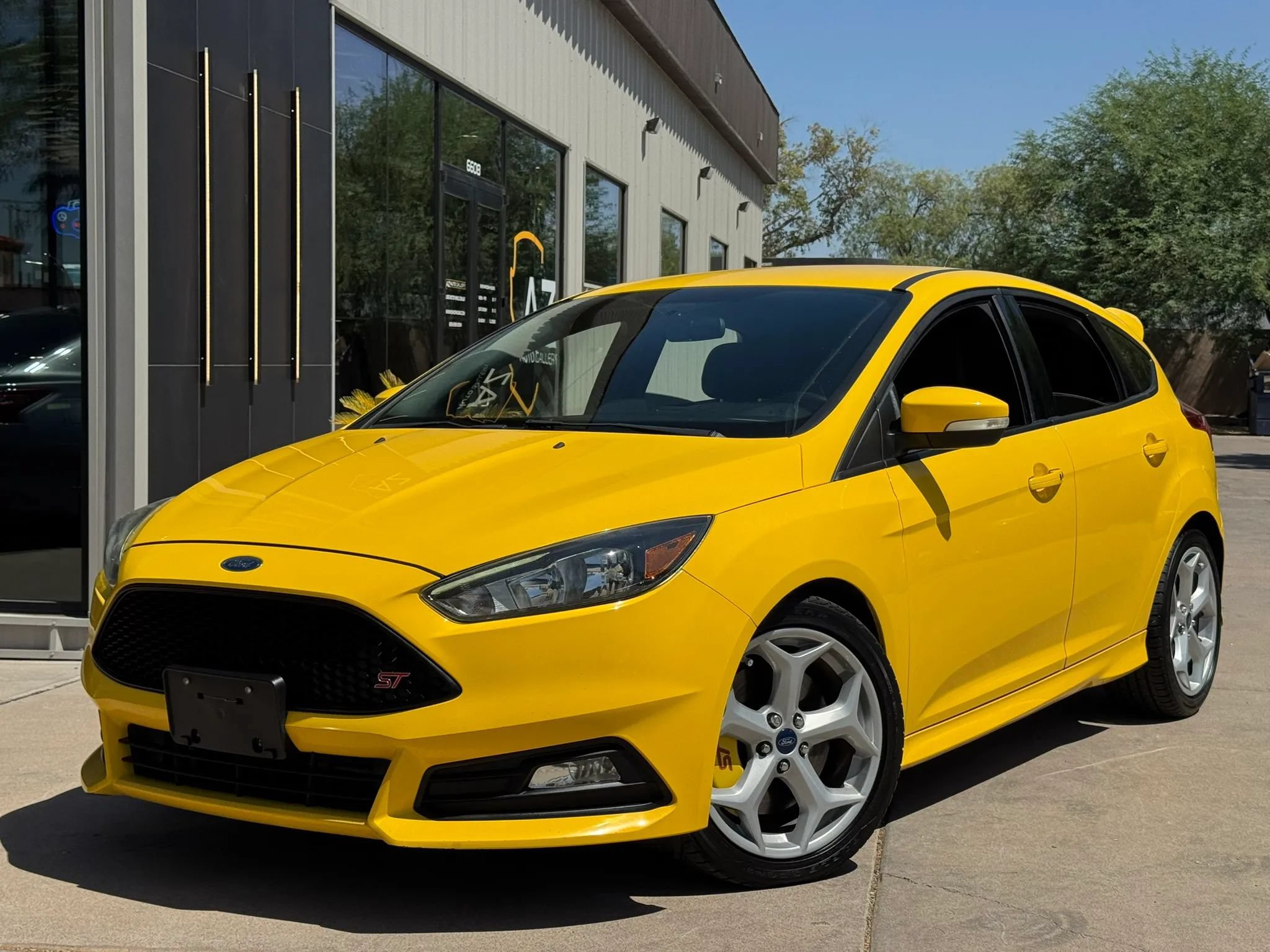 Used 2017 Ford Focus ST FWD image 1