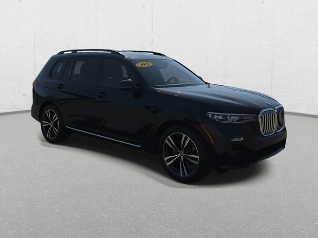 Used 2022 BMW X7 xDrive40i w/ M Sport Package AWD/4WD image 3