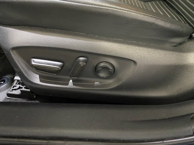 Used 2020 Toyota Camry SE image 14