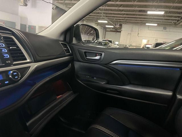 Used 2019 Toyota Highlander SE AWD/4WD image 34