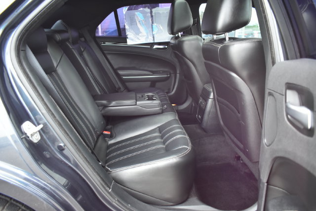 Used 2017 Chrysler 300 S RWD image 40