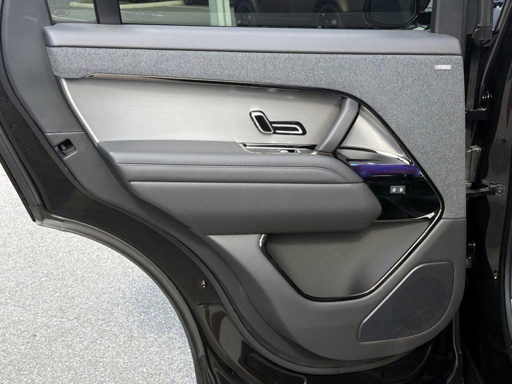 New 2026 Land Rover Range Rover Sport Dynamic SE AWD/4WD image 11