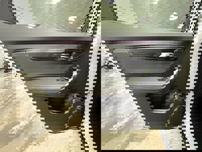 Used 2025 VinFast VF 8 Eco image 14