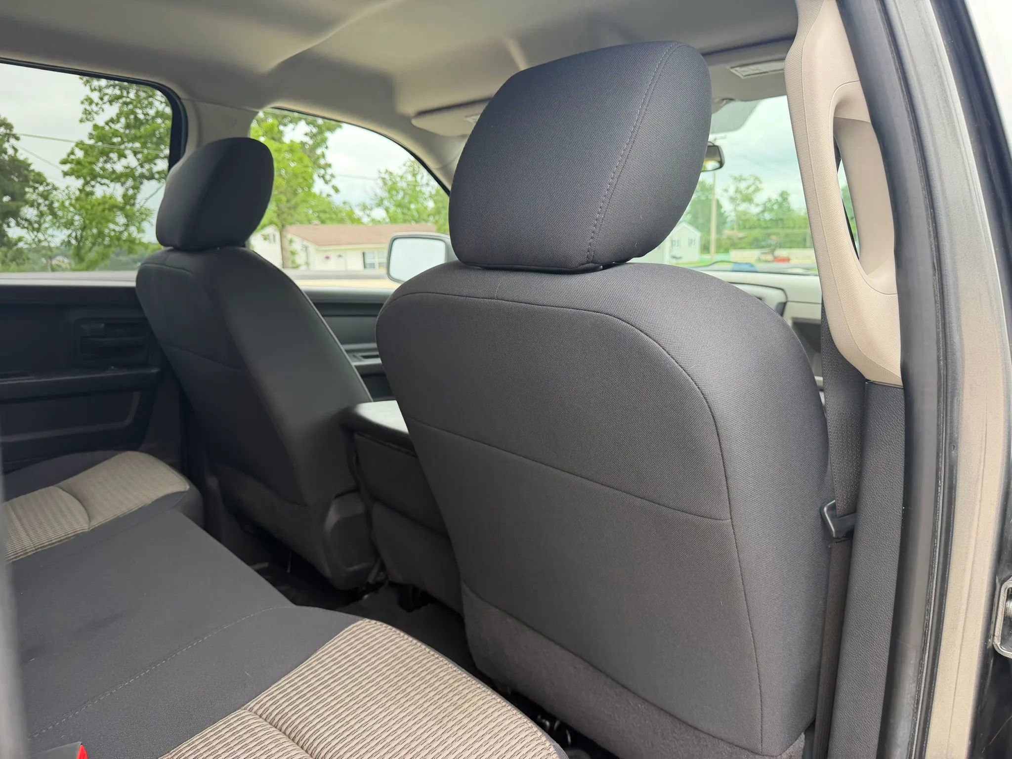 Used 2011 RAM 1500 ST w/ ST Popular Equipment Group AWD/4WD image 40