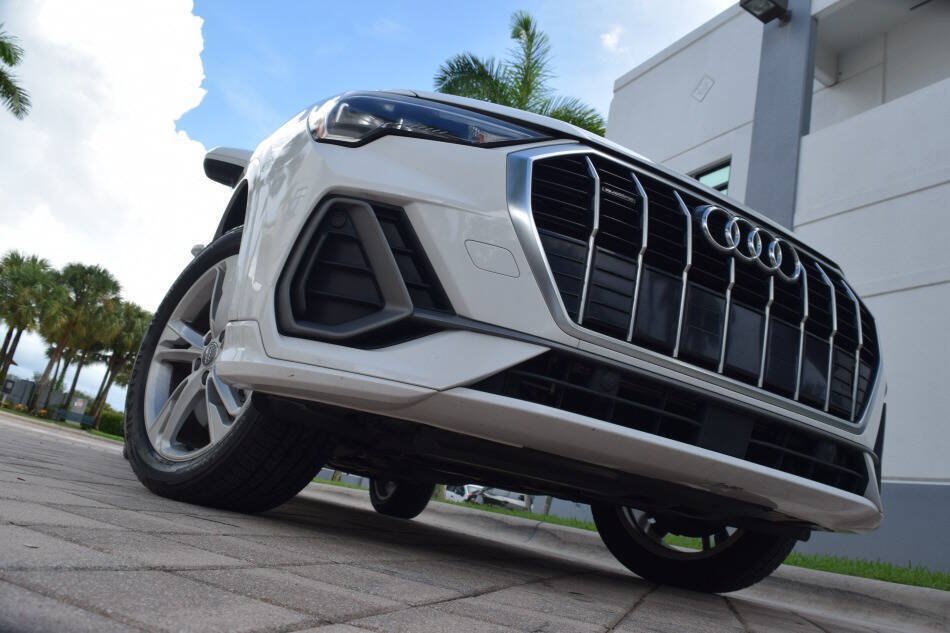 Used 2020 Audi Q3 2.0T Premium w/ Convenience Package AWD/4WD image 13