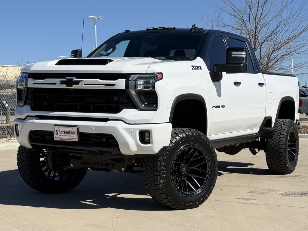 Used 2024 Chevrolet Silverado 2500 LTZ w/ LTZ Plus Package AWD/4WD image 2