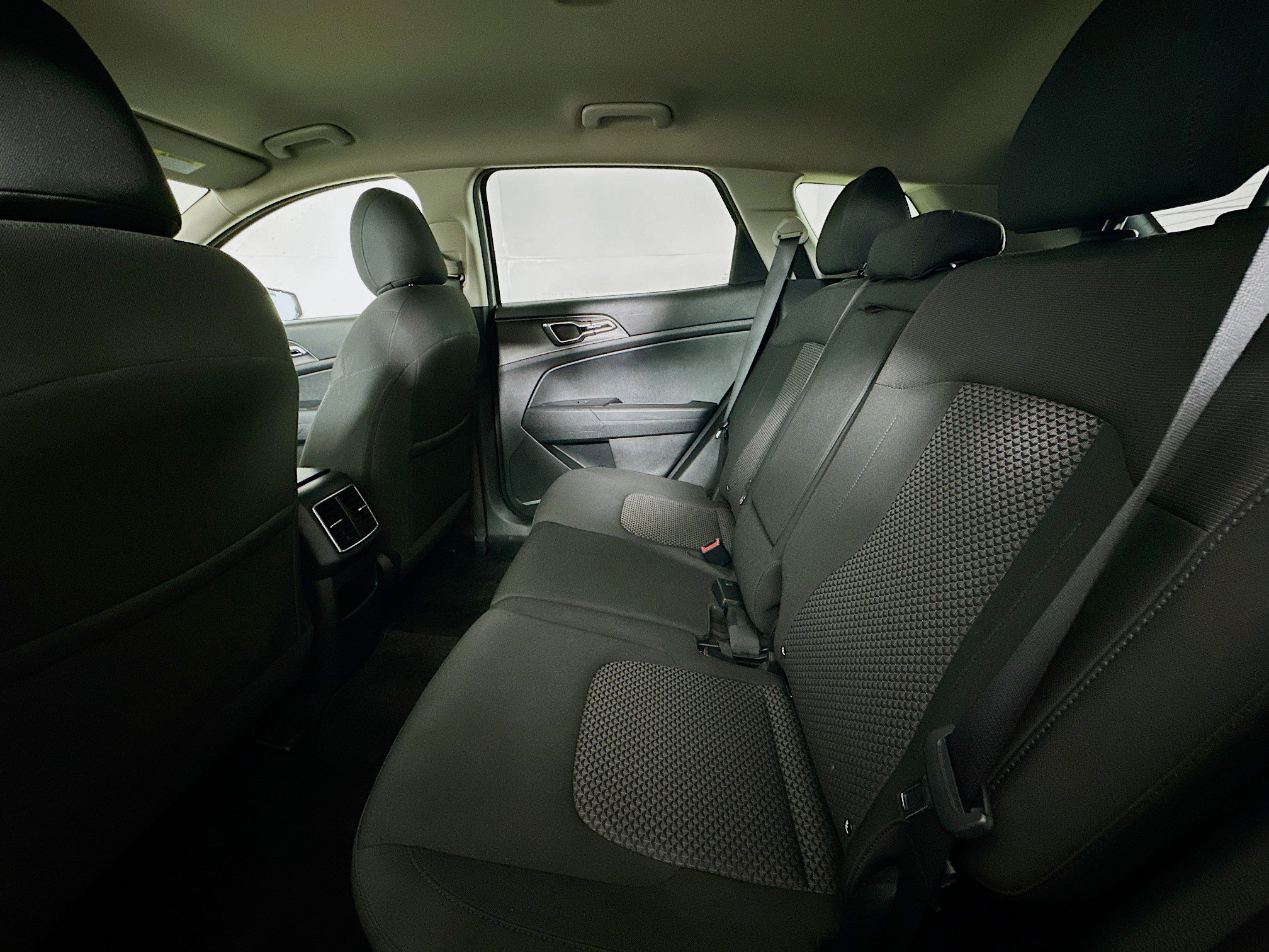 Used 2024 Kia Sportage LX image 26