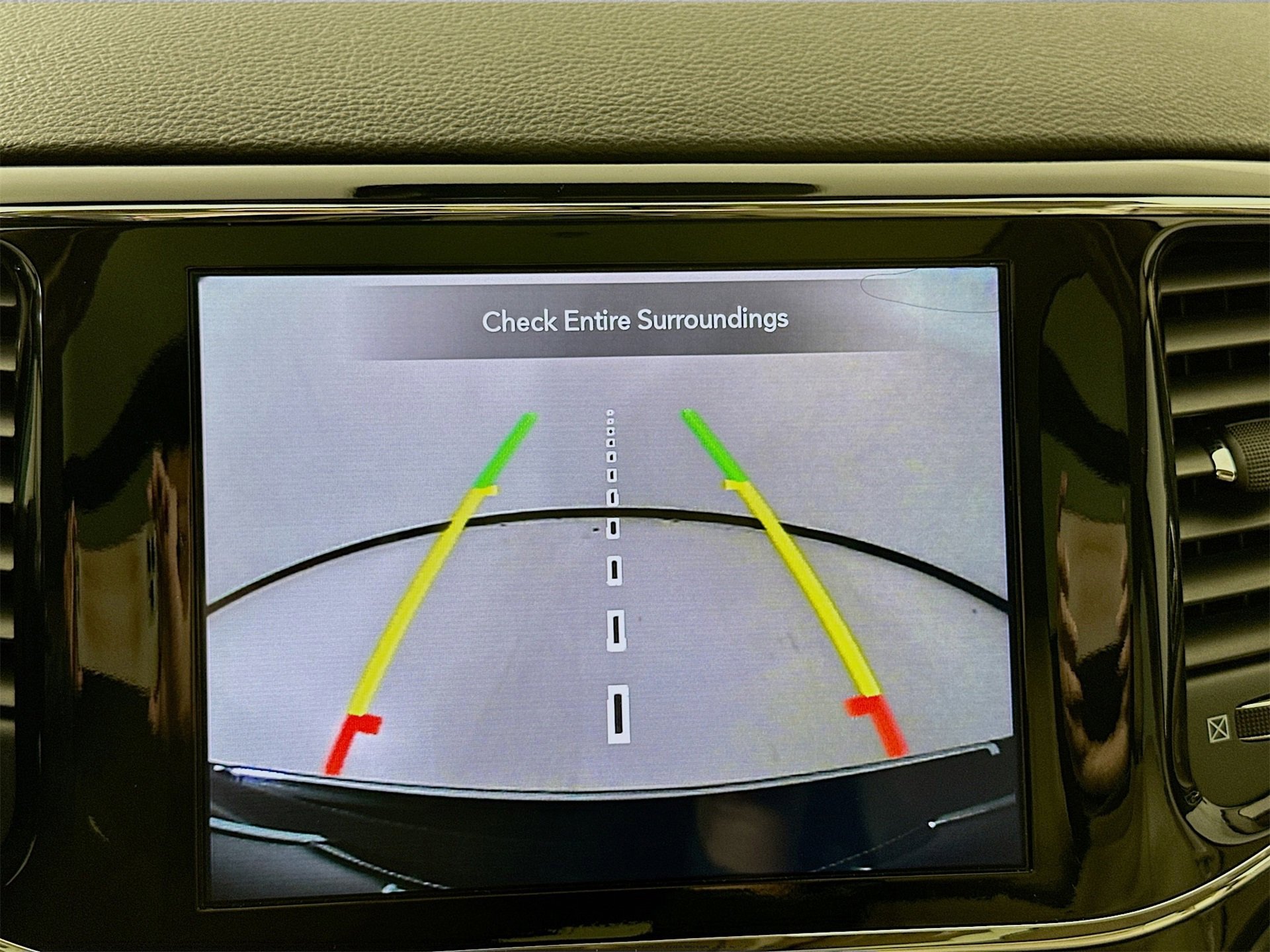 Used 2020 Jeep Grand Cherokee Limited w/ Luxury Group II image 15