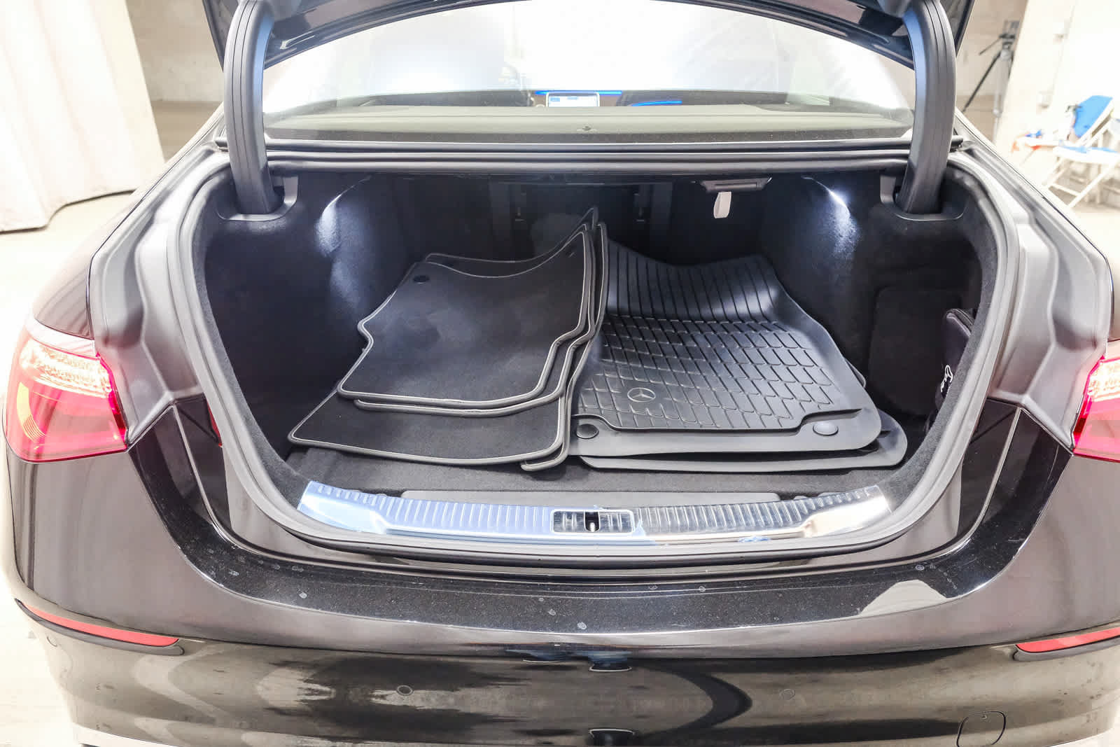 Used 2024 Mercedes-Benz S 580e 4MATIC Sedan image 32