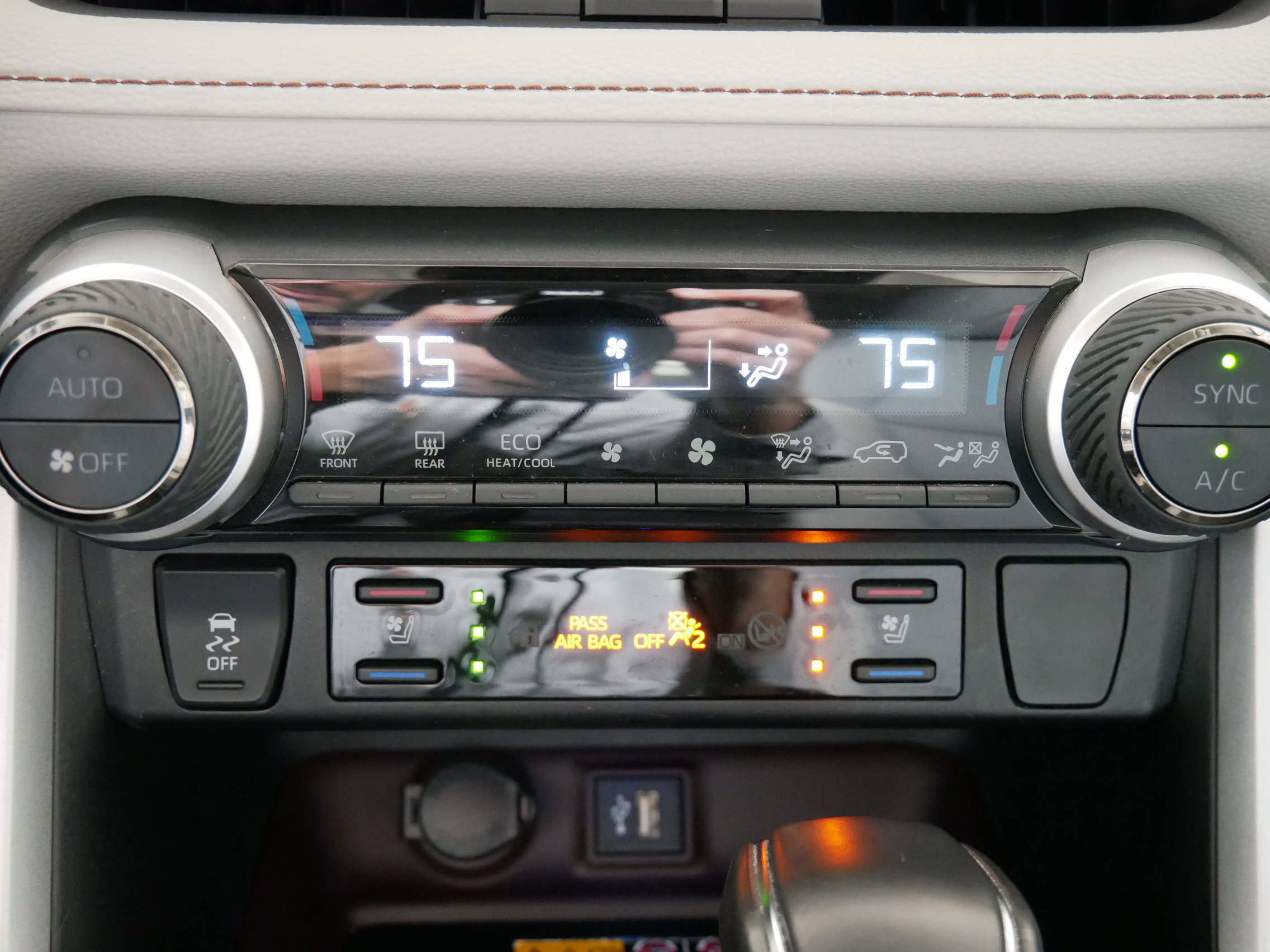 Used 2023 Toyota RAV4 Limited image 34