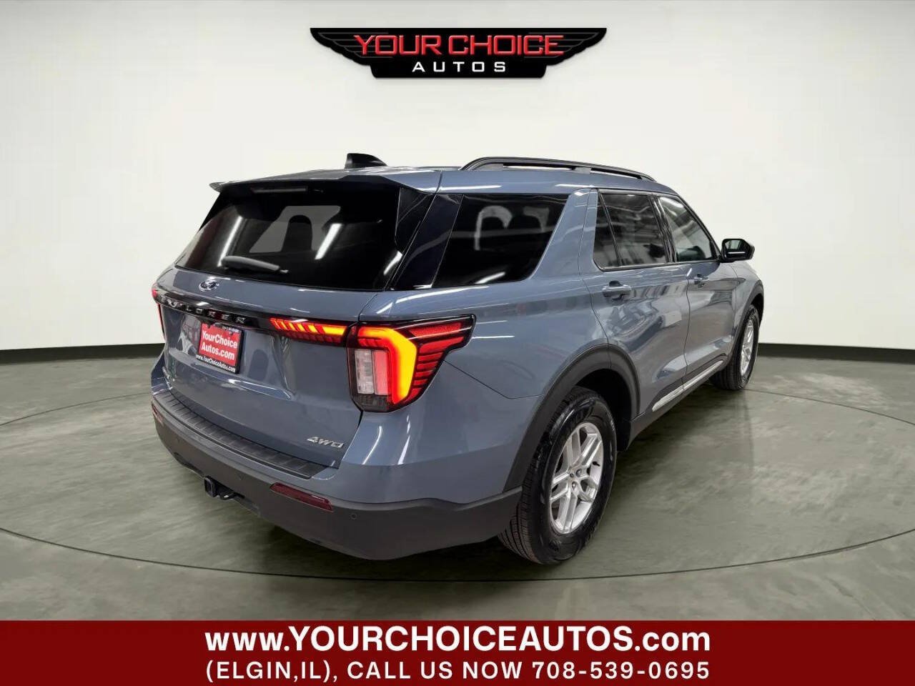Used 2025 Ford Explorer Active AWD/4WD image 8
