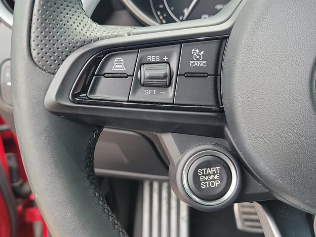 Used 2022 Alfa Romeo Giulia Veloce AWD/4WD image 27
