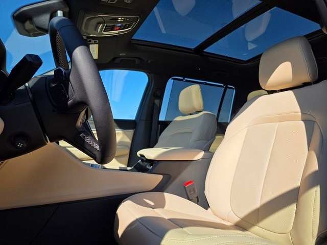 New 2025 Jeep Grand Cherokee L Limited w/ Luxury Tech Group II image 26