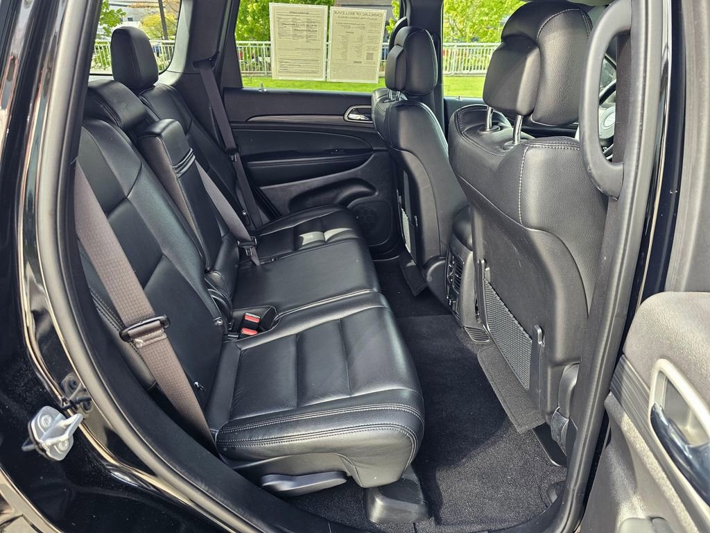 Used 2021 Jeep Grand Cherokee Laredo X AWD/4WD image 12