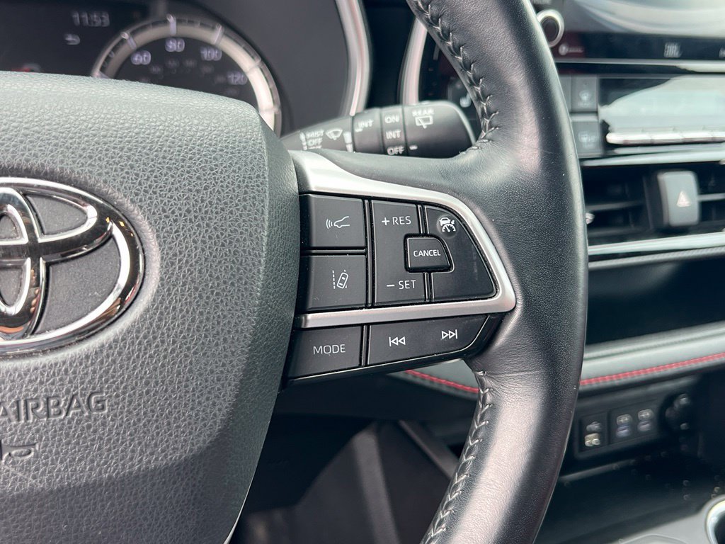 Used 2022 Toyota Highlander XSE AWD/4WD image 22