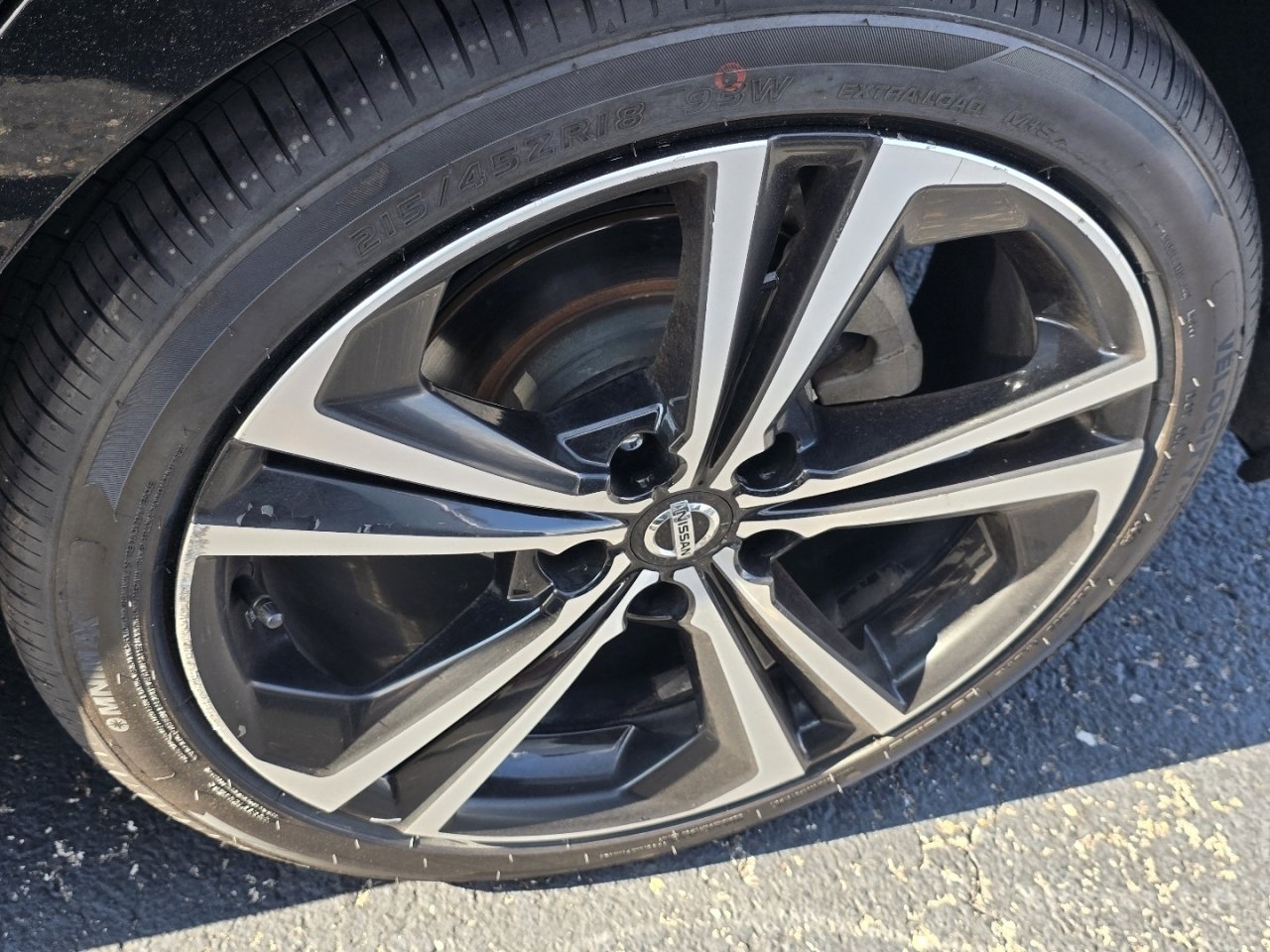 Used 2023 Nissan Sentra SR w/ Trunk Package FWD image 25