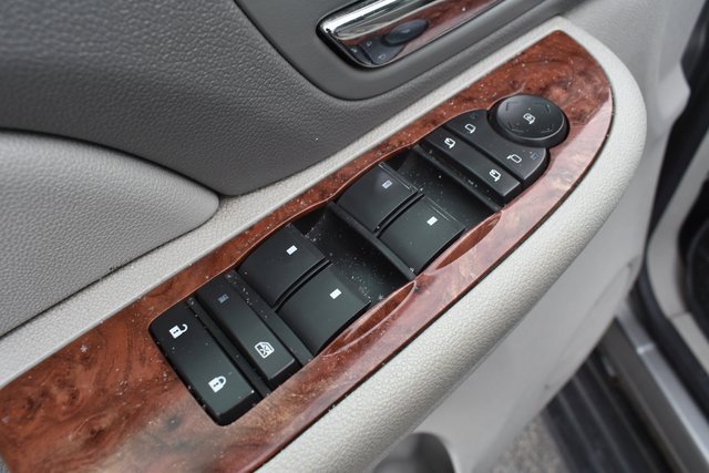 Used 2007 Chevrolet Suburban LT image 11