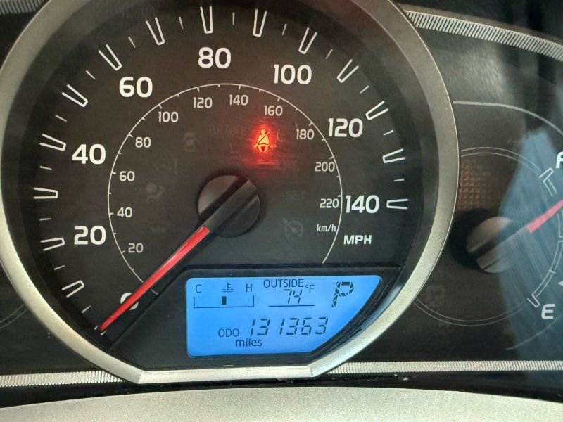 Used 2015 Toyota RAV4 LE AWD/4WD image 9