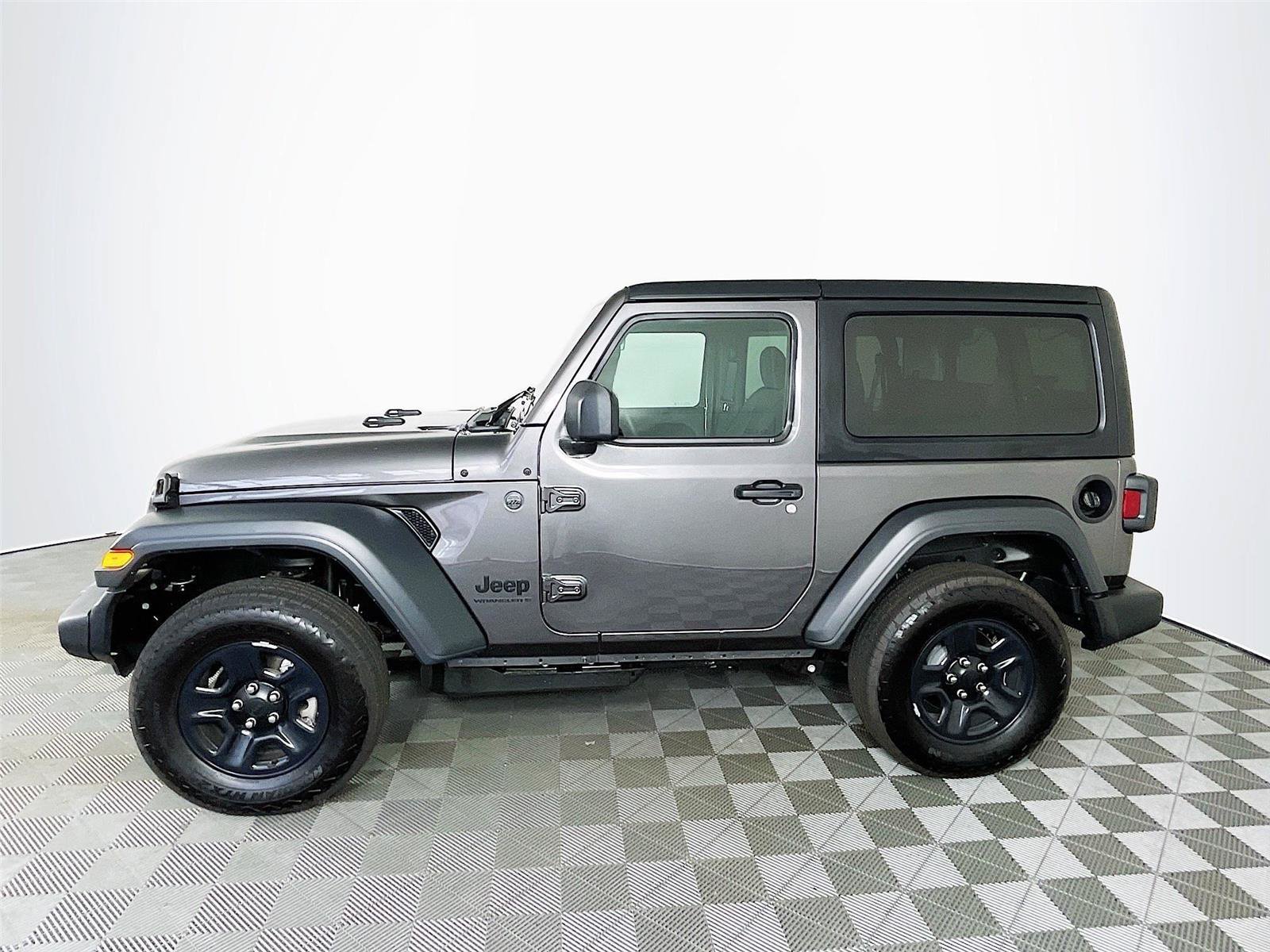 Used 2026 Jeep Wrangler Sport AWD/4WD image 4
