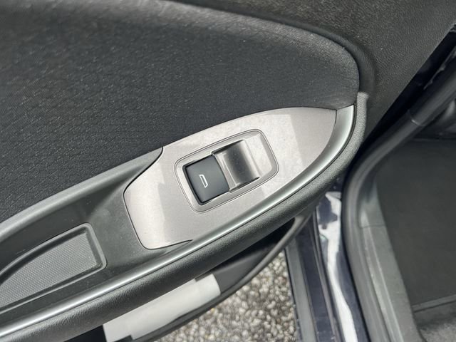 Used 2023 Chevrolet Malibu LT image 33