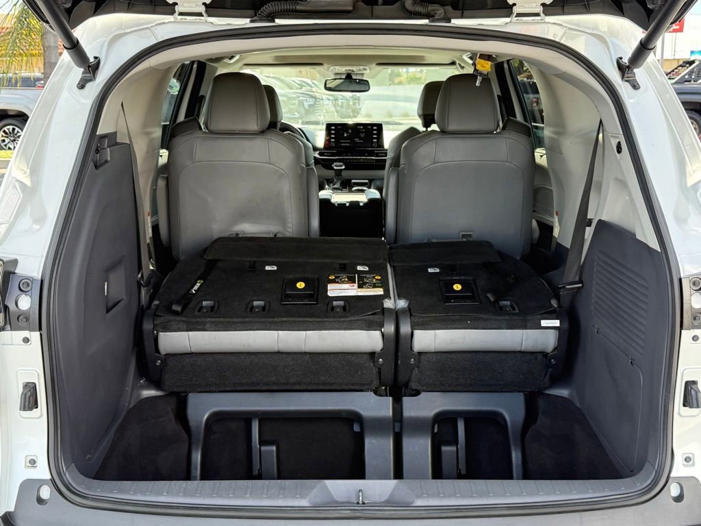 Certified 2022 Toyota Sienna XLE image 16