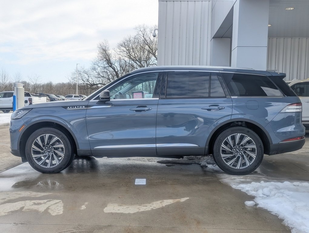 Used 2025 Lincoln Aviator AWD w/ Equipment Group 101A image 9