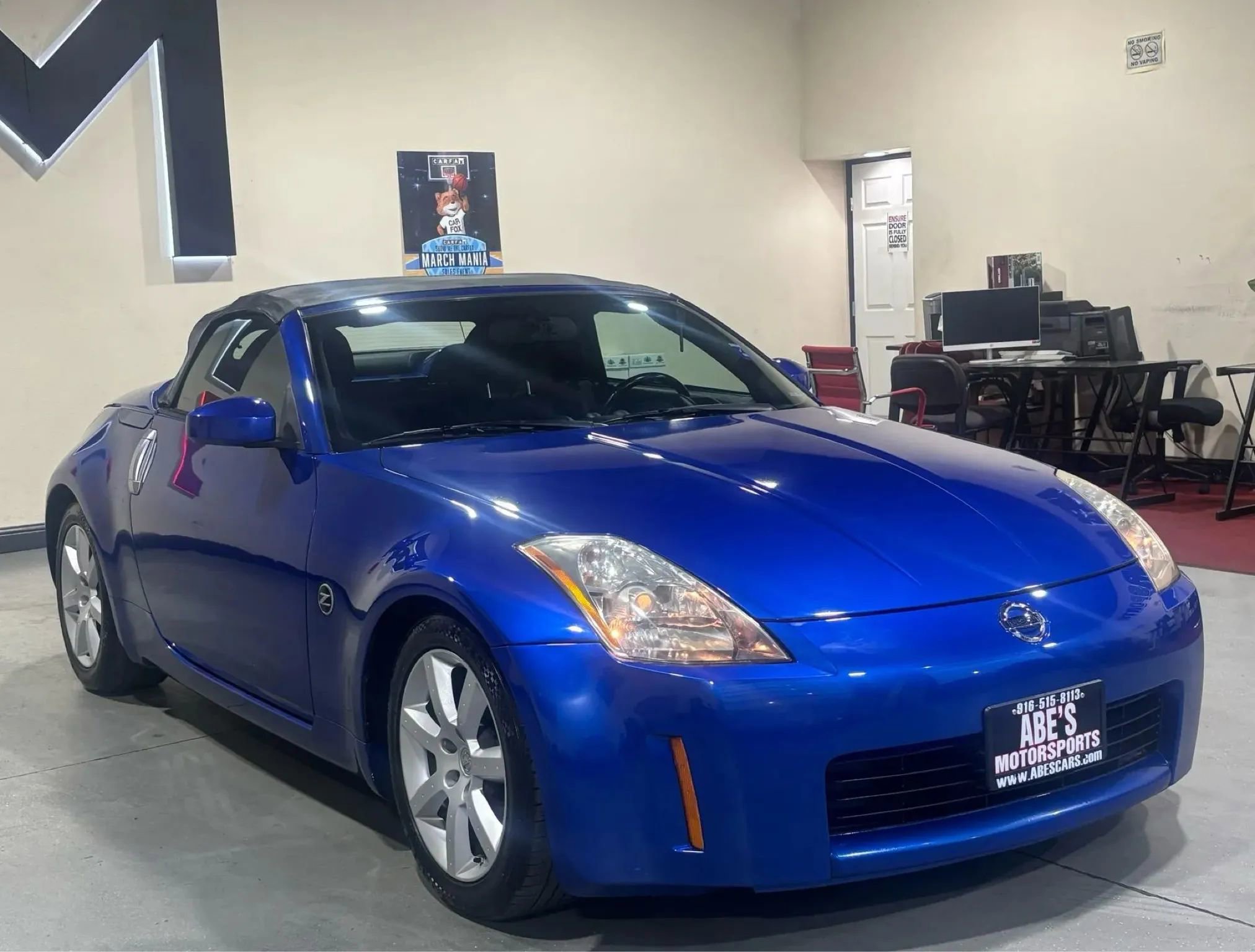 Used 2005 Nissan 350Z Enthusiast w/ (S02) Side Air Bags Pkg image 2