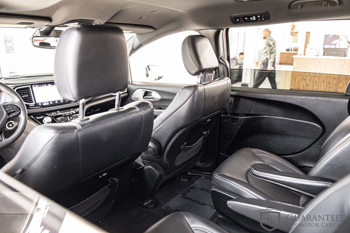Used 2022 Chrysler Pacifica Touring-L w/ S Appearance Package FWD image 31