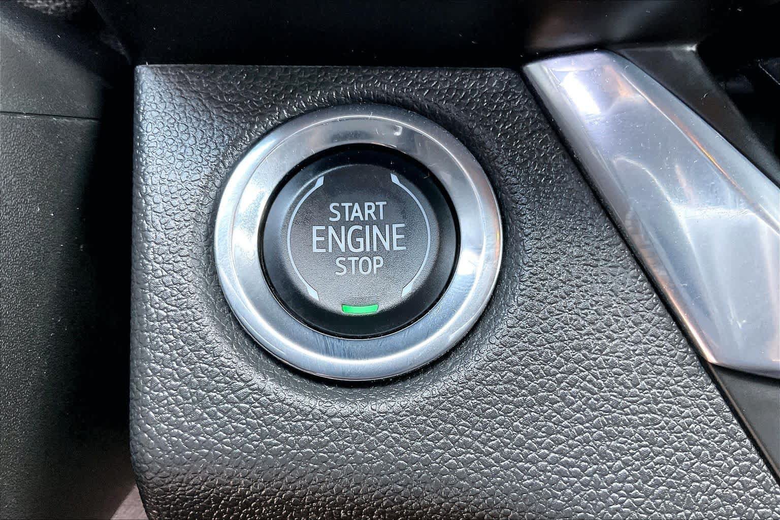 Used 2024 Buick Envista Sport Touring w/ Convenience I Package FWD image 33