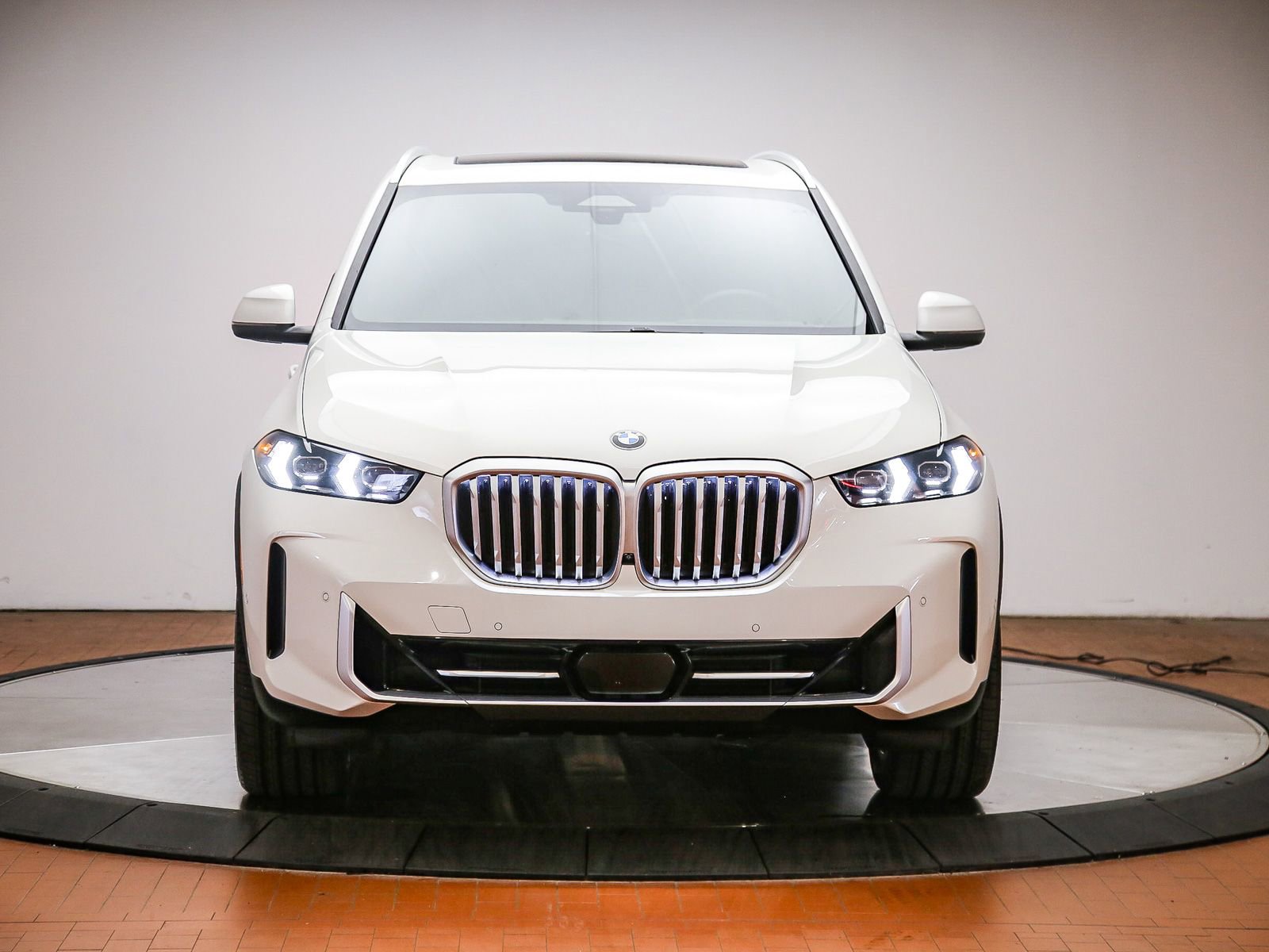 Certified 2024 BMW X5 sDrive40i w/ Premium Package RWD image 7