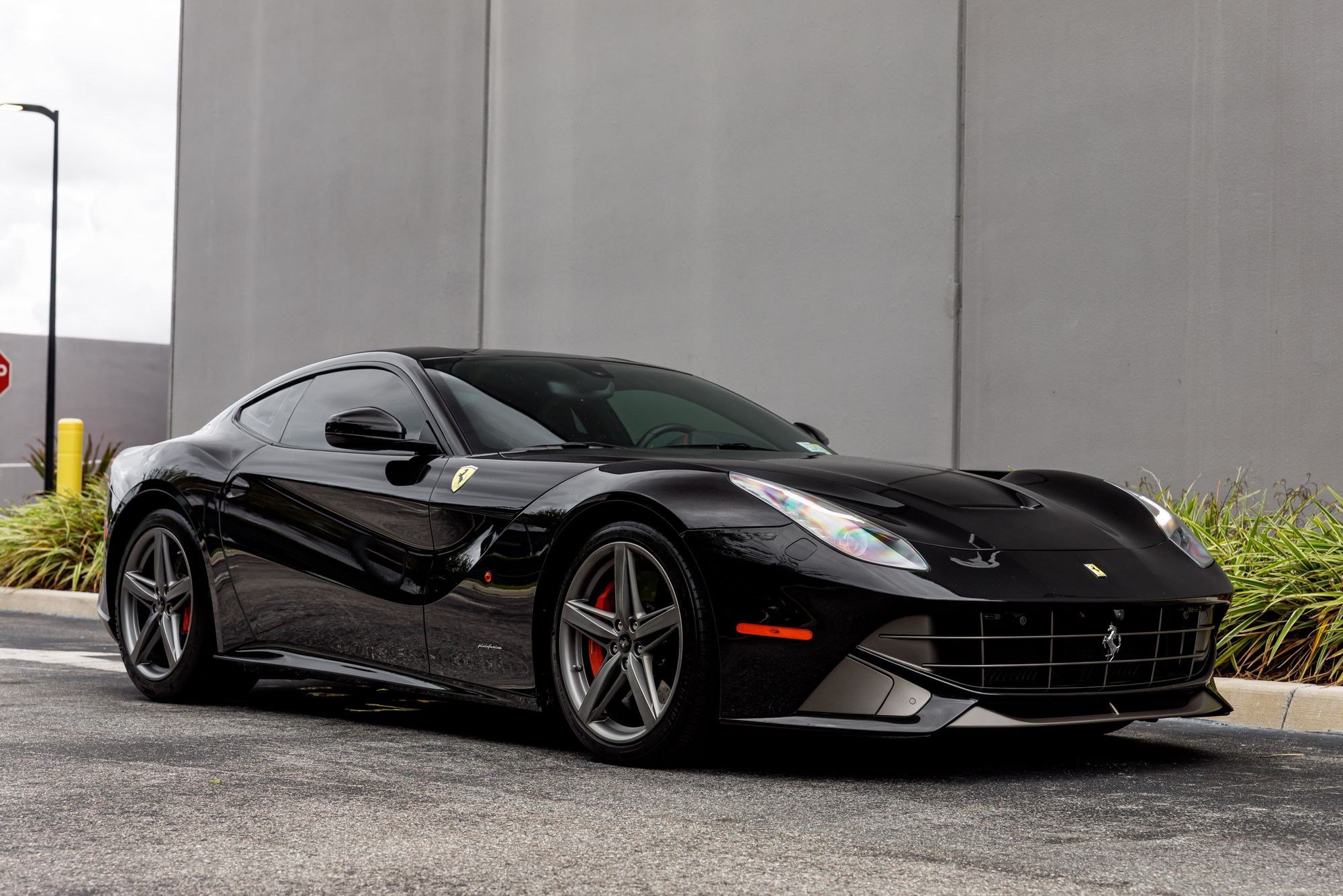 Used 2014 Ferrari F12 Berlinetta RWD image 20