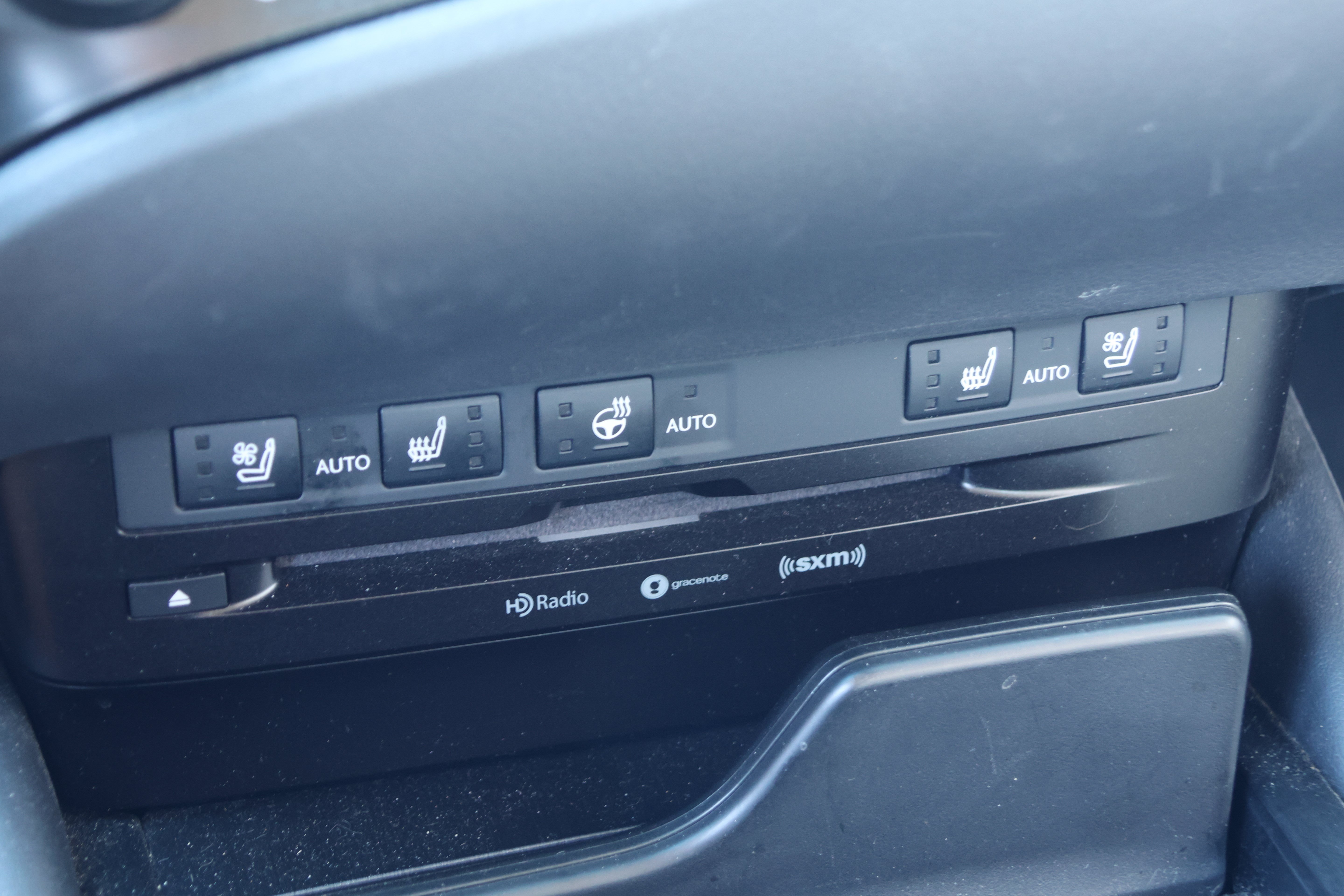 Used 2020 Lexus ES 300h w/ Premium Package FWD image 21