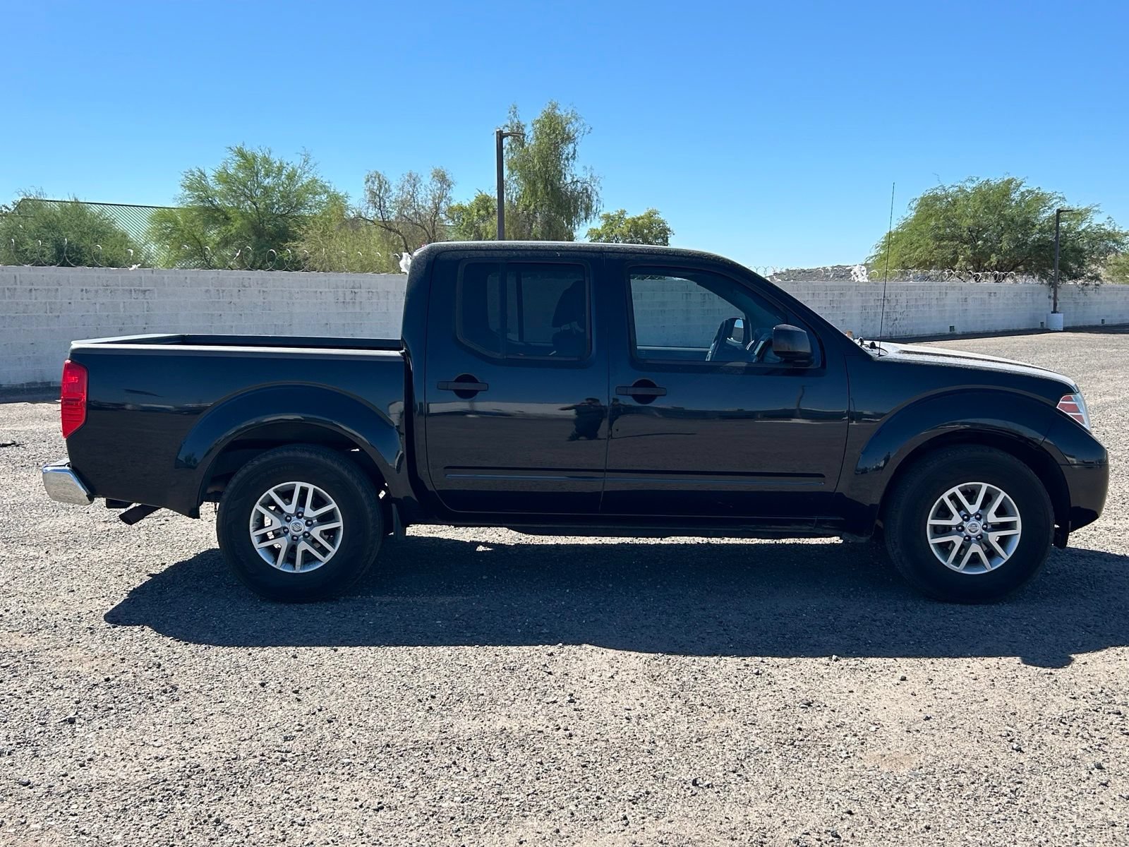 Used 2019 Nissan Frontier SV RWD image 4