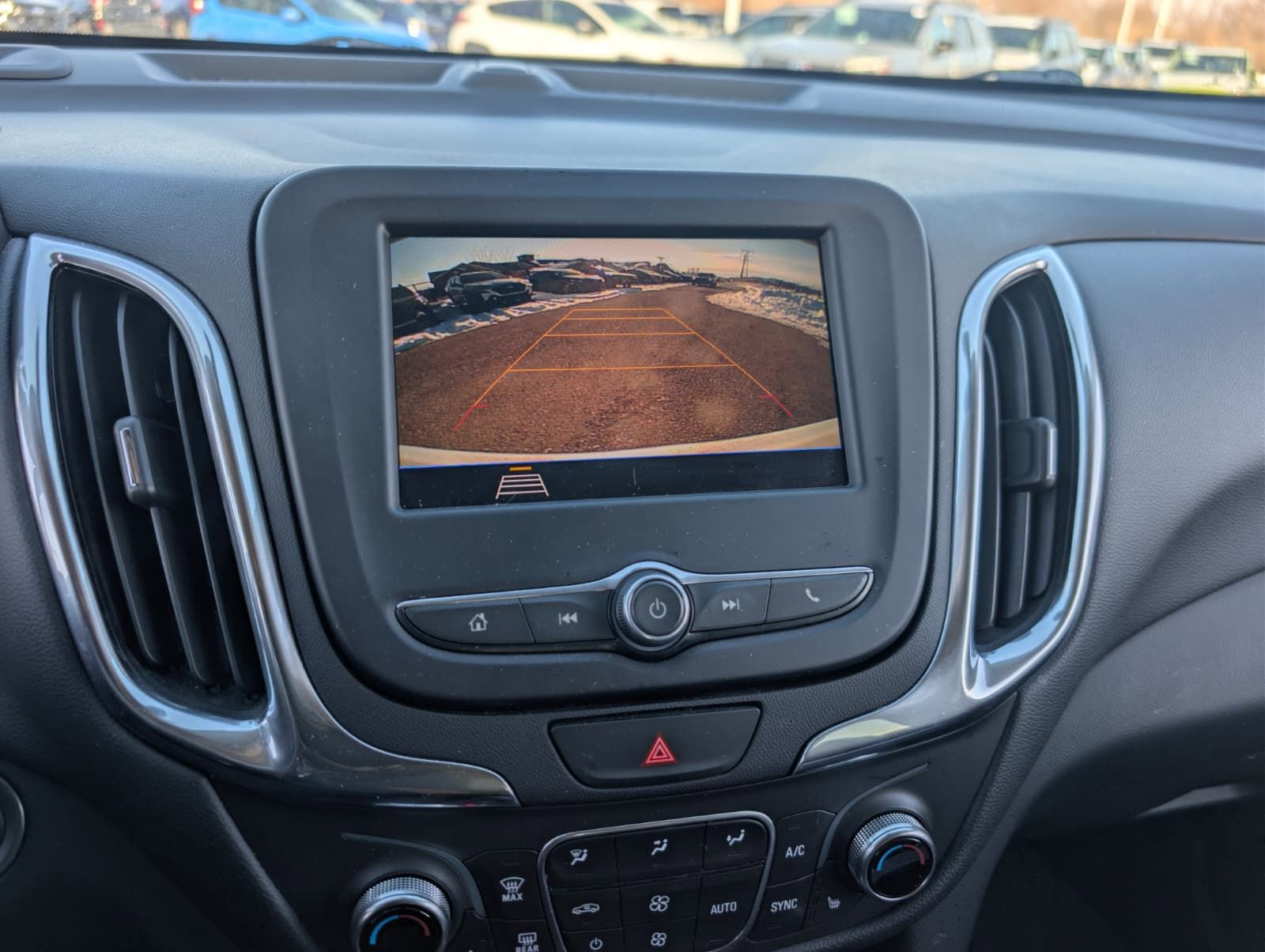 Used 2020 Chevrolet Equinox LT image 12