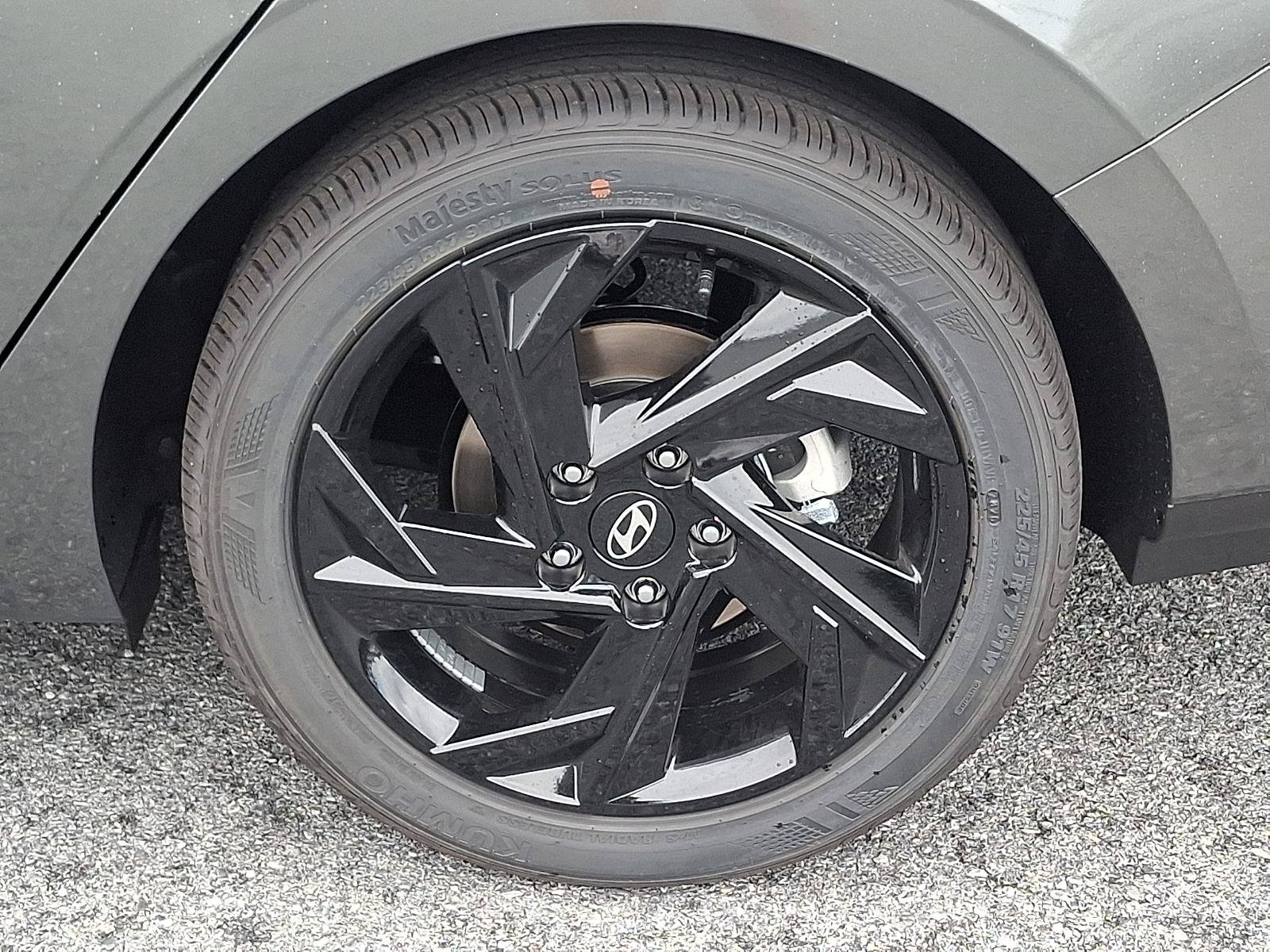 New 2026 Hyundai Elantra SEL Sport FWD image 5
