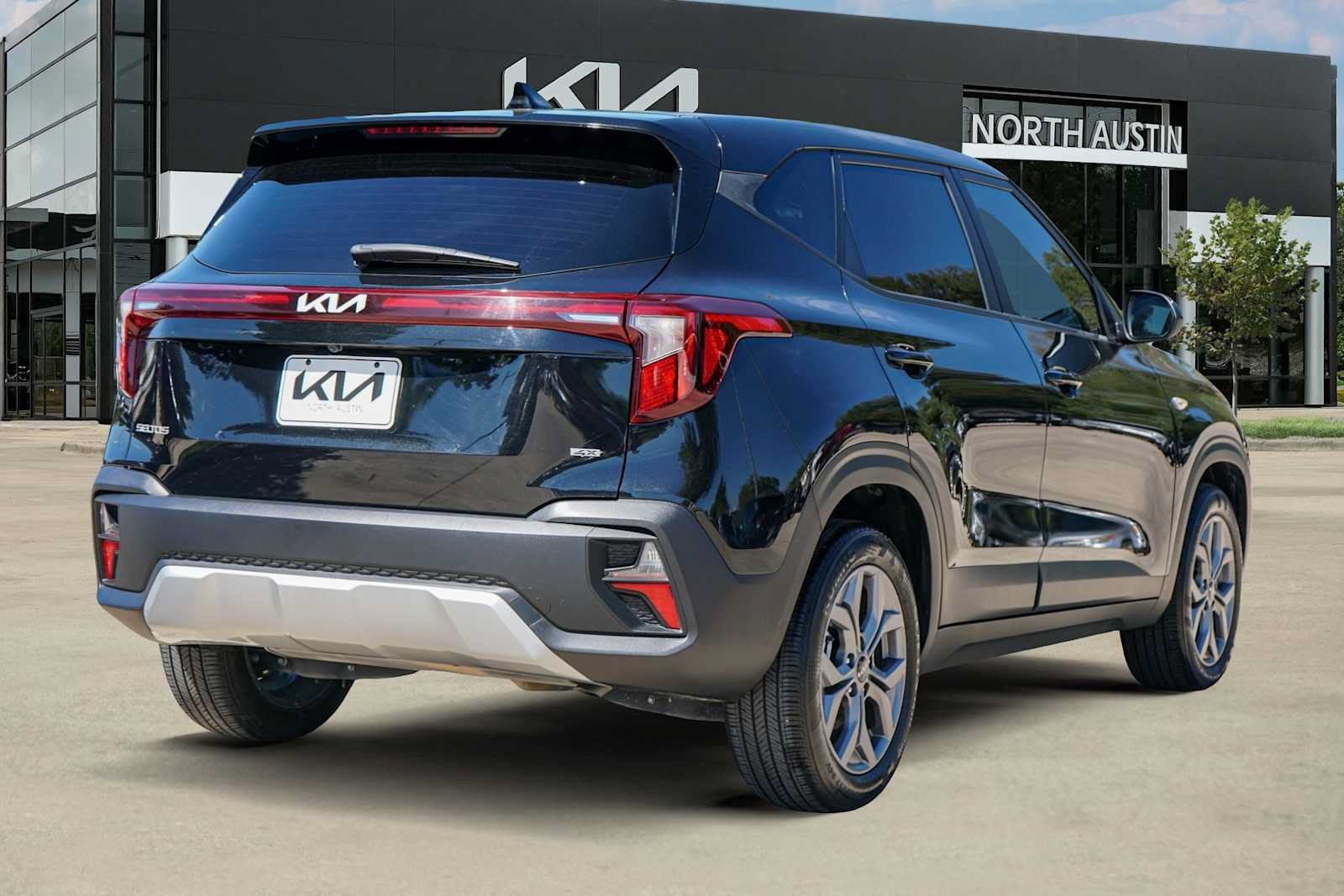 Certified 2024 Kia Seltos LX AWD/4WD image 5