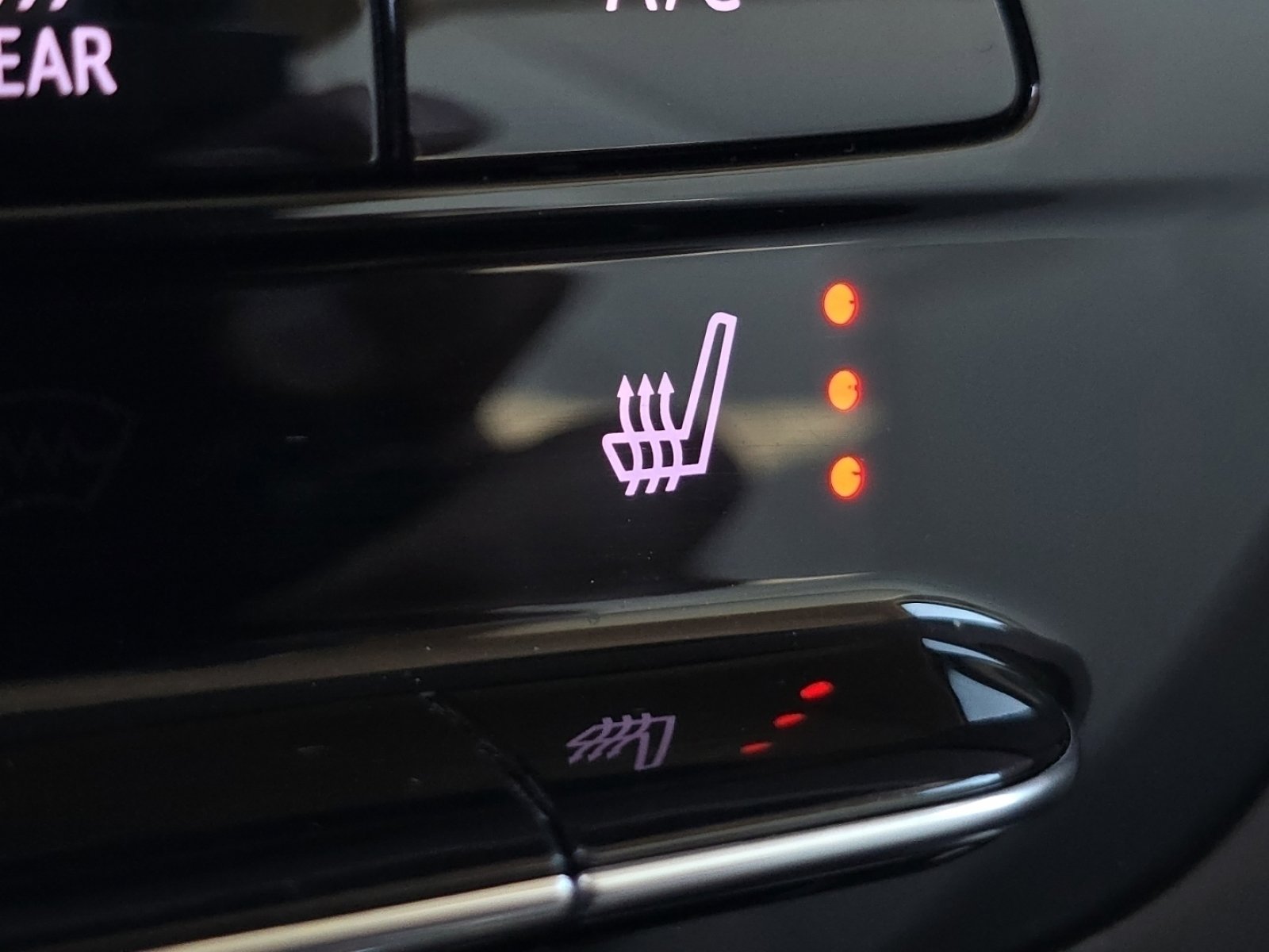 Used 2021 Buick Envision Essence image 4