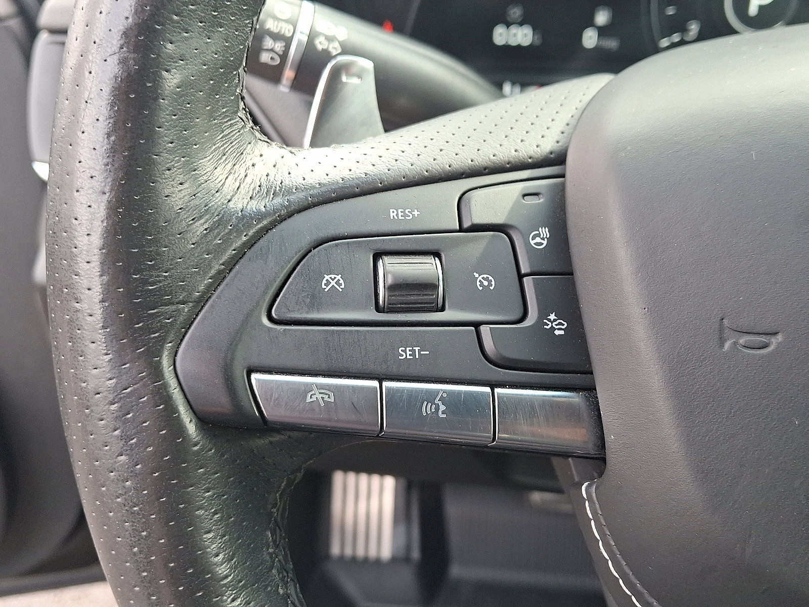 Used 2021 Cadillac CT4 V w/ Technology Package image 23