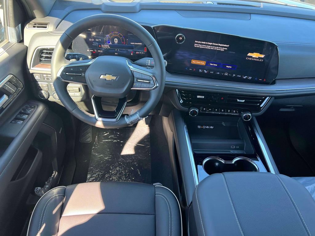 New 2026 Chevrolet Suburban Premier w/ Sun And Tow Package AWD/4WD image 9