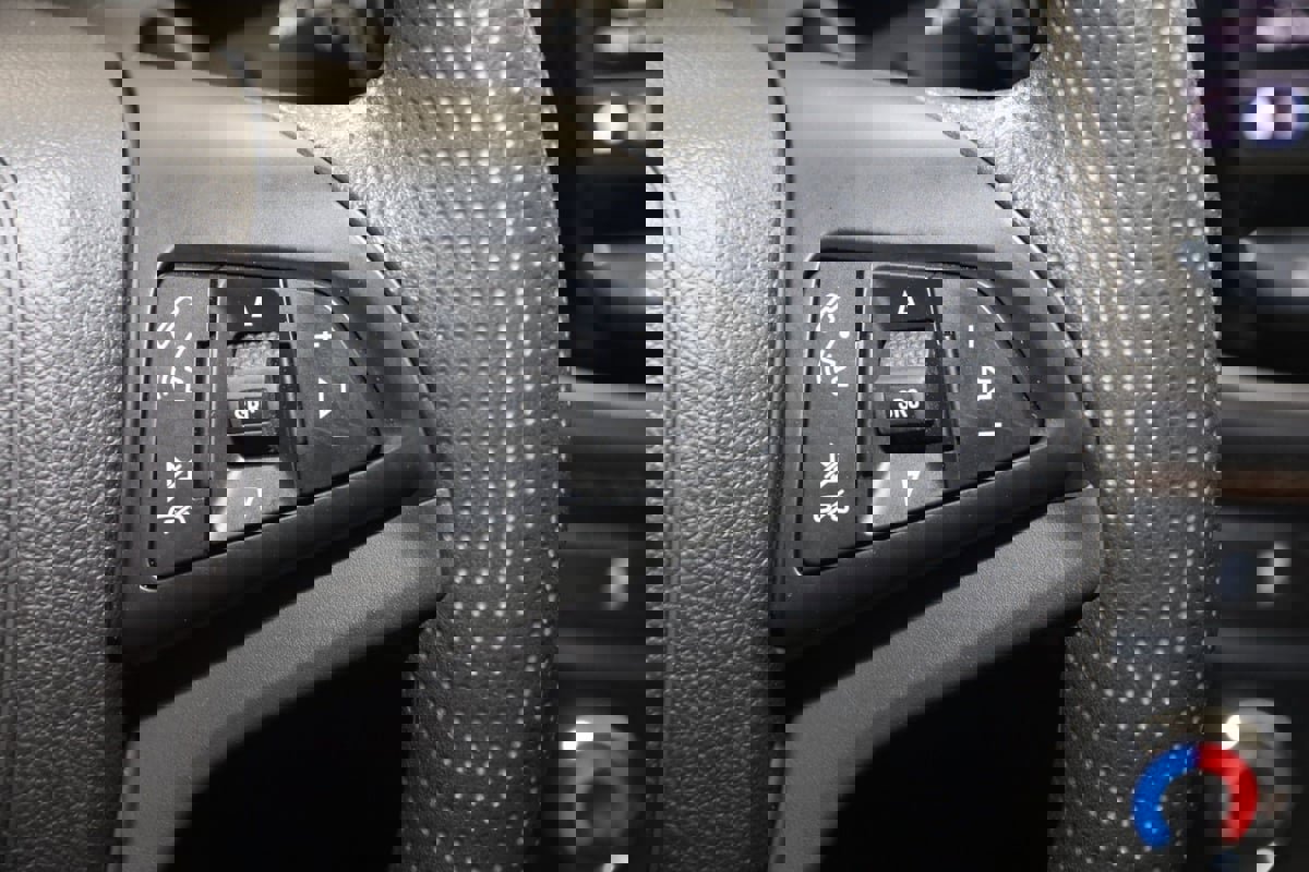 Used 2020 Chevrolet Trax LT image 29