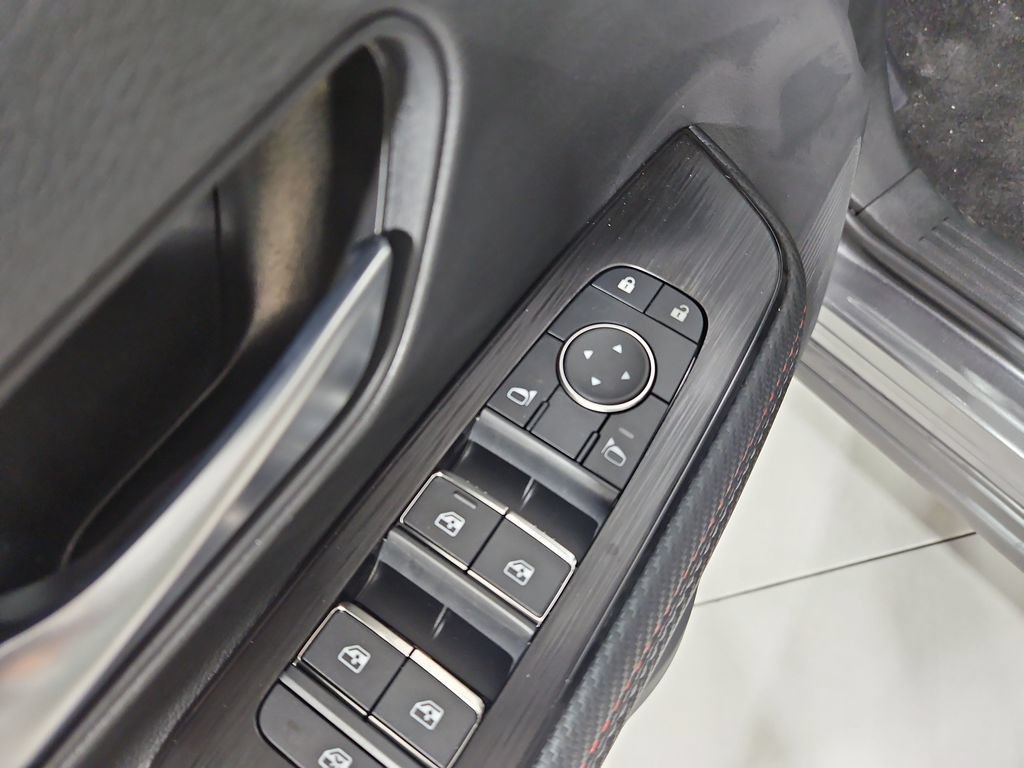 New 2026 Nissan Kicks SR w/ SR Premium Package AWD/4WD image 12