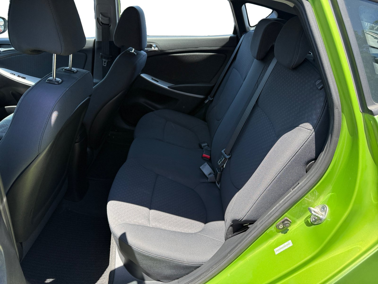 Used 2012 Hyundai Accent SE FWD image 16