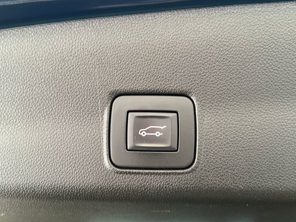 Used 2023 Chevrolet TrailBlazer ACTIV w/ Sun and Liftgate Package AWD/4WD image 45