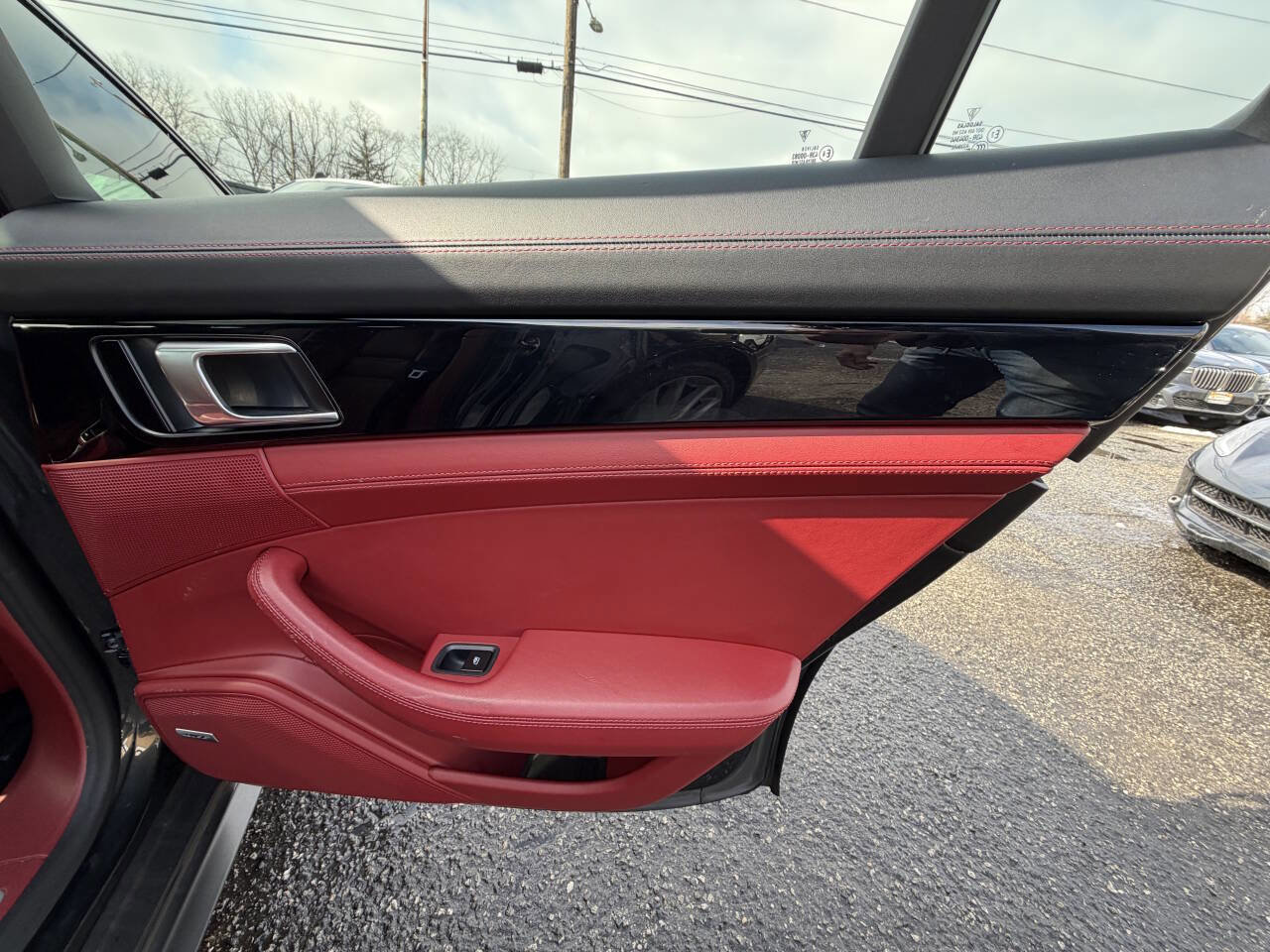 Used 2017 Porsche Panamera image 37