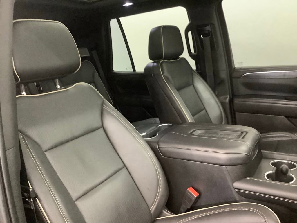 Used 2021 GMC Yukon SLT w/ SLT Luxury Package image 32