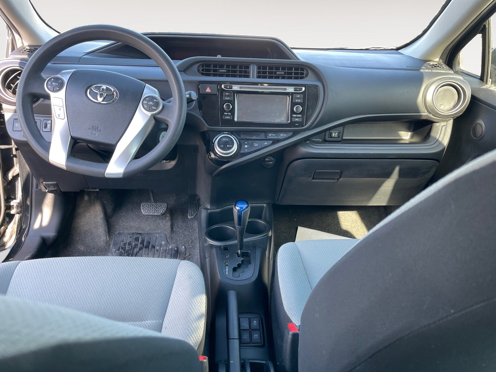 Used 2017 Toyota Prius C One FWD image 11