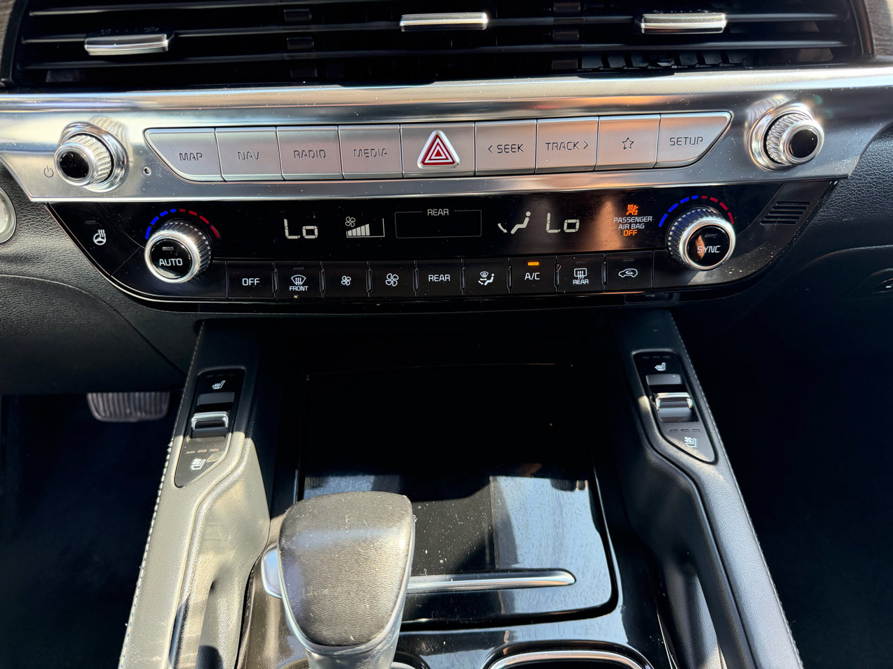 Used 2020 Kia Telluride EX image 16