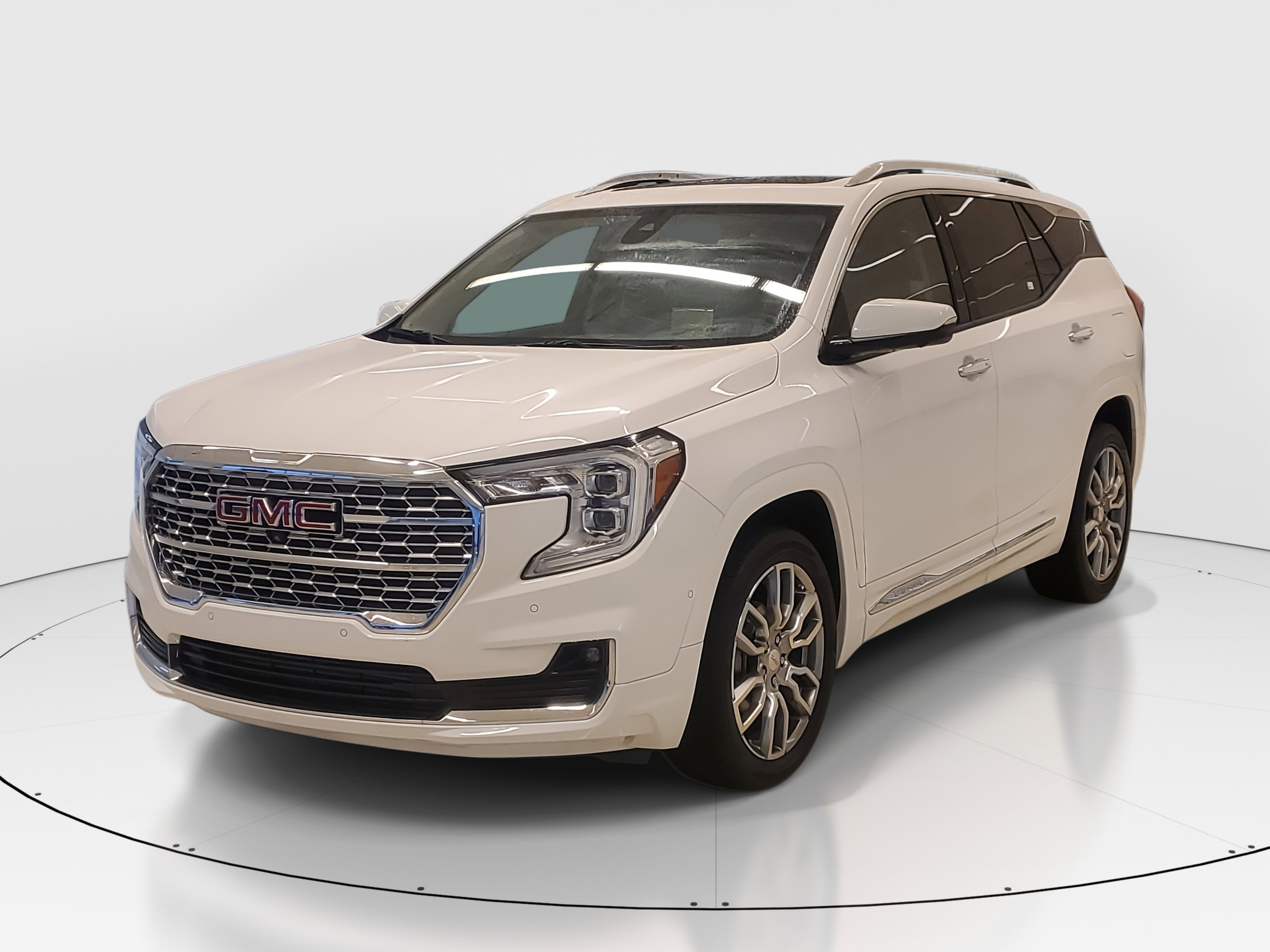 Used 2022 GMC Terrain Denali w/ Denali Premium Package image 5