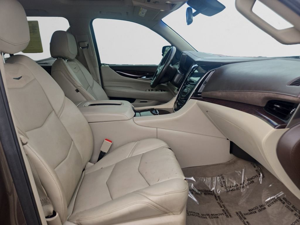 Used 2016 Cadillac Escalade Premium image 17