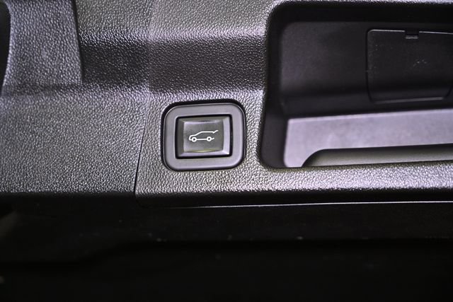 Used 2023 GMC Acadia SLT image 58